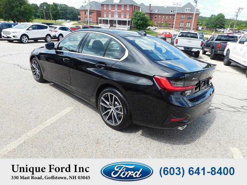 2021 BMW 3 Series 330e - Photo 6