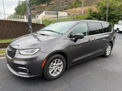 Used 2023  Chrysler Pacifica Touring L FWD at Clutts Auto Sales near Hazard&comma; KY