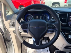 Used 2024  Chrysler Pacifica Touring L FWD at Clutts Auto Sales near Hazard&comma; KY