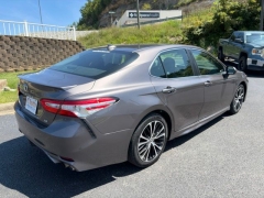 Used 2020  Toyota Camry 4d Sedan SE at Clutts Auto Sales near Hazard&comma; KY