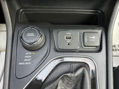 Used 2019 Jeep Cherokee 4d SUV 4WD Limited 2.0L Turbo at Clutts Auto Sales near Hazard, KY