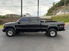 Used 2004  GMC Sierra 2500 4WD Crew Cab HD at Clutts Auto Sales near Hazard&comma; KY