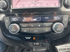 Used 2018  Nissan Rogue 4d SUV AWD SL at Clutts Auto Sales near Hazard&comma; KY