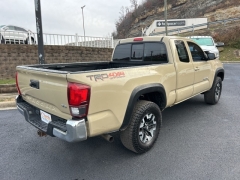 Used 2018  Toyota Tacoma 4WD Access Cab TRD Off-Road at Clutts Auto Sales near Hazard, KY
