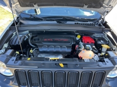 Used 2018  Jeep Renegade 4d SUV 4WD Latitude Altitude at Clutts Auto Sales near Hazard&comma; KY