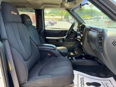 Used 2003  GMC Sonoma Pickup 4WD Crew Cab ZR5 at Clutts Auto Sales near Hazard&comma; KY