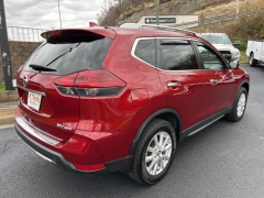 Used 2018  Nissan Rogue 4d SUV AWD SV at Clutts Auto Sales near Hazard, KY