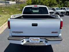 Used 2003  GMC Sonoma Pickup 4WD Crew Cab ZR5 at Clutts Auto Sales near Hazard&comma; KY