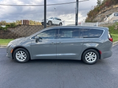 Used 2020  Chrysler Pacifica 4d Wagon Touring at Clutts Auto Sales near Hazard, KY