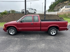 Used 2001 Chevrolet S10 Pickup 2WD Ext Cab at Clutts Auto Sales near Hazard, KY
