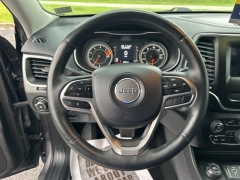 Used 2019 Jeep Cherokee 4d SUV 4WD Latitude Plus 2.4L at Clutts Auto Sales near Hazard, KY