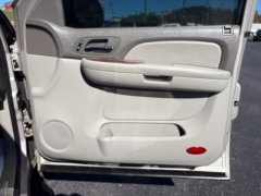 Used 2007  Chevrolet Suburban 1500 SUV 4WD LTZ at Clutts Auto Sales near Hazard&comma; KY