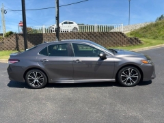 Used 2020  Toyota Camry 4d Sedan SE at Clutts Auto Sales near Hazard&comma; KY