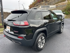 Used 2019  Jeep Cherokee 4d SUV 4WD Trailhawk 3.2L at Clutts Auto Sales near Hazard, KY