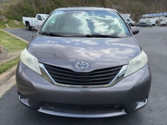 Used 2012  Toyota Sienna 4d Wagon LE V6 at Clutts Auto Sales near Hazard&comma; KY