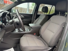 Used 2022  Chevrolet Traverse AWD 4dr LT Cloth w&sol;1LT at Clutts Auto Sales near Hazard&comma; KY