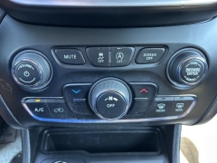 Used 2019 Jeep Cherokee 4d SUV 4WD Latitude Plus 2.4L at Clutts Auto Sales near Hazard, KY