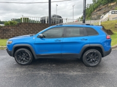 Used 2020 Jeep Cherokee 4d SUV 4WD Trailhawk 3.2L at Clutts Auto Sales near Hazard, KY