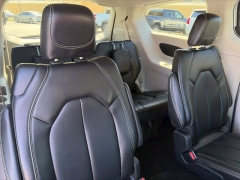 Used 2024  Chrysler Pacifica Touring L FWD at Clutts Auto Sales near Hazard&comma; KY