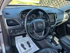 Used 2019 Jeep Cherokee 4d SUV 4WD Limited 3.2L at Clutts Auto Sales near Hazard, KY