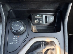 Used 2015  Jeep Cherokee 4d SUV 4WD Sport at Clutts Auto Sales near Hazard&comma; KY