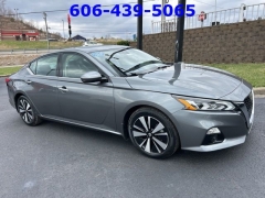Used 2021  Nissan Altima 2&period;5 SL Sedan at Clutts Auto Sales near Hazard&comma; KY
