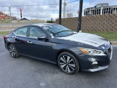 Used 2021  Nissan Altima 2&period;5 SV Sedan at Clutts Auto Sales near Hazard&comma; KY