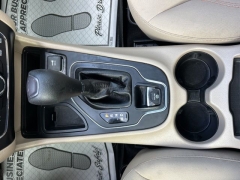 Used 2019  Jeep Cherokee 4d SUV FWD Latitude 3&period;2L at Clutts Auto Sales near Hazard&comma; KY