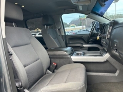 Used 2017  Chevrolet Silverado 1500 4WD Crew Cab LT Z71 at Clutts Auto Sales near Hazard&comma; KY