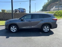 Used 2022  Toyota Highlander LE FWD at Clutts Auto Sales near Hazard&comma; KY