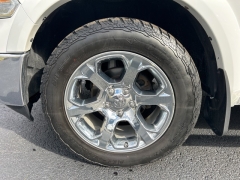 Used 2018  Ram 1500 4WD Crew Cab Laramie at Clutts Auto Sales near Hazard&comma; KY