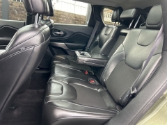 Used 2019  Jeep Cherokee 4d SUV FWD Latitude Plus 2.4L at Clutts Auto Sales near Hazard, KY