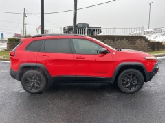Used 2017  Jeep Cherokee 4d SUV 4WD Trailhawk V6 at Clutts Auto Sales near Hazard&comma; KY