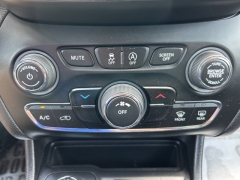 Used 2020 Jeep Cherokee 4d SUV 4WD Latitude North 3.2L at Clutts Auto Sales near Hazard, KY