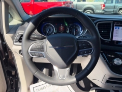 Used 2023  Chrysler Pacifica Touring L FWD at Clutts Auto Sales near Hazard&comma; KY