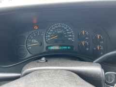 Used 2004  GMC Yukon 4d SUV 4WD SLE at Clutts Auto Sales near Hazard&comma; KY