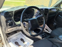 Used 2003  GMC Sonoma Pickup 4WD Crew Cab ZR5 at Clutts Auto Sales near Hazard&comma; KY