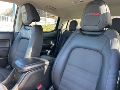 Used 2021  GMC Canyon 4WD Crew Cab 128" AT4 w&sol;Leather at Clutts Auto Sales near Hazard&comma; KY