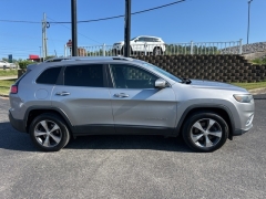Used 2019 Jeep Cherokee 4d SUV 4WD Limited 3.2L at Clutts Auto Sales near Hazard, KY