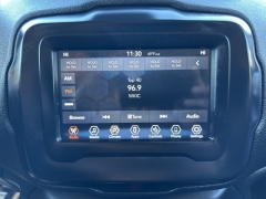 Used 2018  Jeep Renegade 4d SUV 4WD Latitude Altitude at Clutts Auto Sales near Hazard&comma; KY