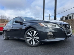 2021 Nissan Altima 2&period;5 SV Sedan at Clutts Auto Sales near Hazard&comma; KY
