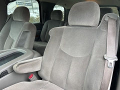 Used 2004  GMC Yukon 4d SUV 4WD SLE at Clutts Auto Sales near Hazard&comma; KY