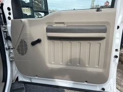 Used 2008  Ford Super Duty F-350 4WD Reg Cab XL SRW at Clutts Auto Sales near Hazard&comma; KY