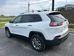 Used 2020 Jeep Cherokee 4d SUV 4WD Latitude Plus Altitude 3.2L at Clutts Auto Sales near Hazard, KY