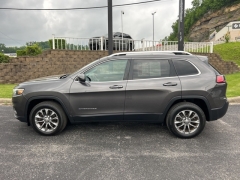 Used 2019 Jeep Cherokee 4d SUV 4WD Latitude Plus 2.4L at Clutts Auto Sales near Hazard, KY
