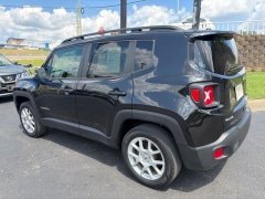 Used 2022  Jeep Renegade Latitude 4x4 at Clutts Auto Sales near Hazard&comma; KY