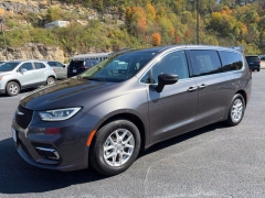 Used 2023  Chrysler Pacifica Touring L FWD at Clutts Auto Sales near Hazard&comma; KY