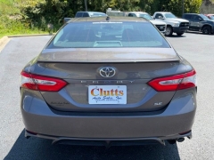 Used 2020  Toyota Camry 4d Sedan SE at Clutts Auto Sales near Hazard&comma; KY