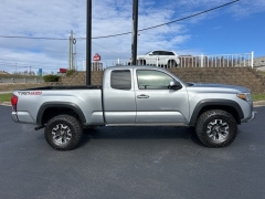 Used 2019  Toyota Tacoma 4WD Access Cab TRD Off-Road at Clutts Auto Sales near Hazard, KY