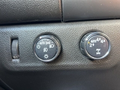 Used 2021  GMC Canyon 4WD Crew Cab 128" AT4 w&sol;Leather at Clutts Auto Sales near Hazard&comma; KY